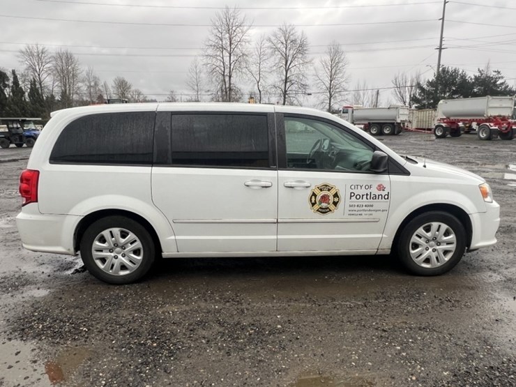 2014-dodge-grand-caravan-image-3