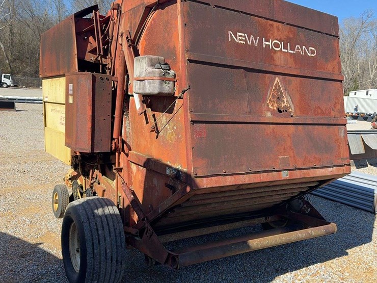 new-holland-855-image-4