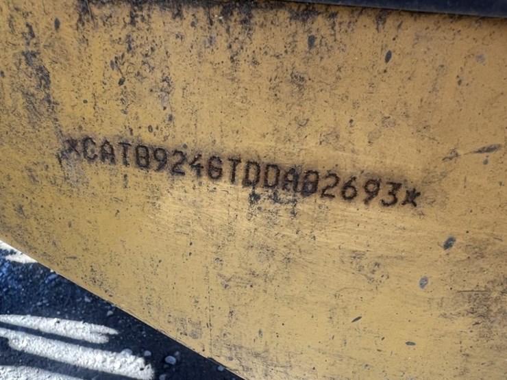 2006-caterpillar-924g-image-10