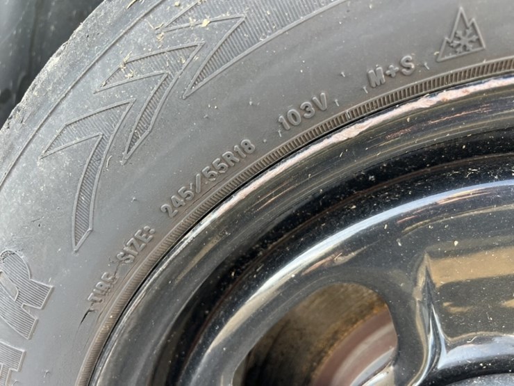 2016-ford-explorer-image-18