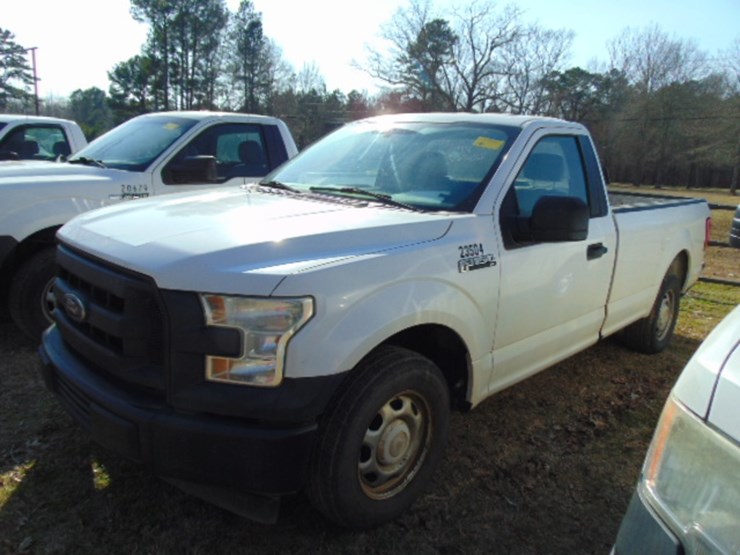 2017-ford-f150-xl-image-1