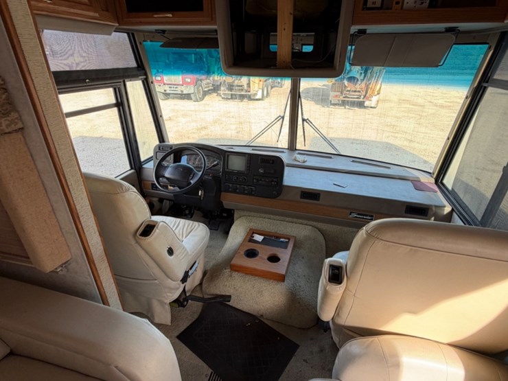 2000-itasca-suncruiser-37g-class-a-rv-image-8