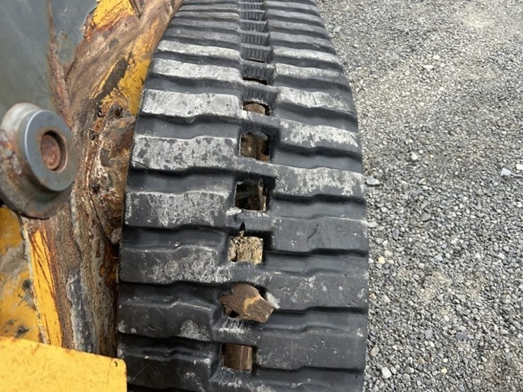 2023-deere-317g-image-17