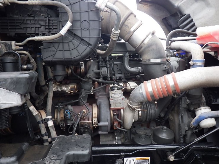 2022-kenworth-t680-image-29