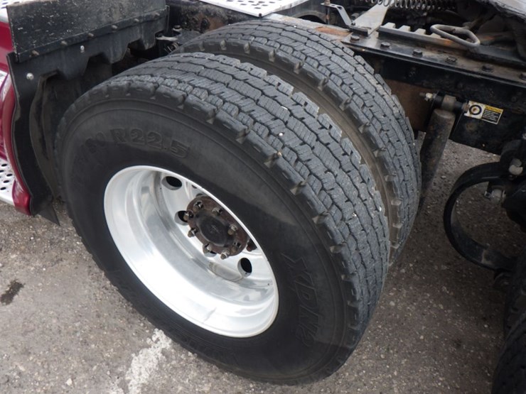 2015-kenworth-t680-image-17