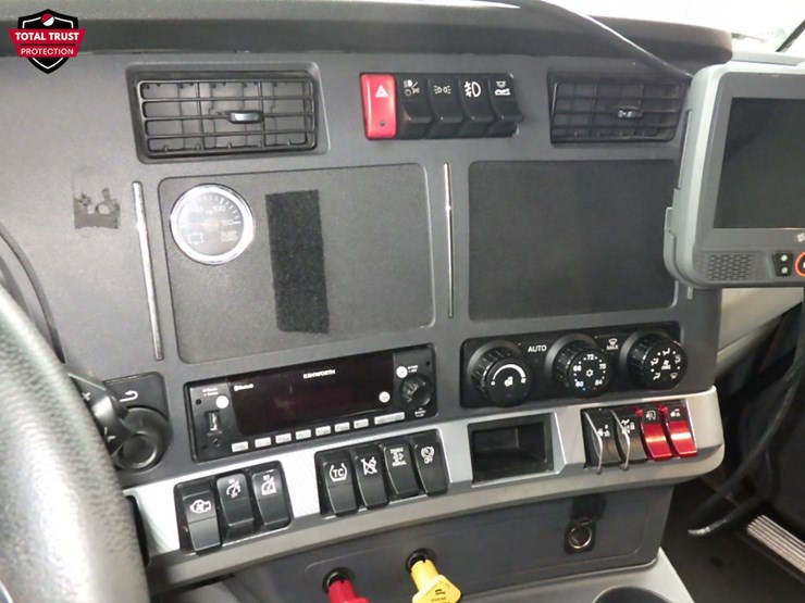 2022-kenworth-t680-image-23
