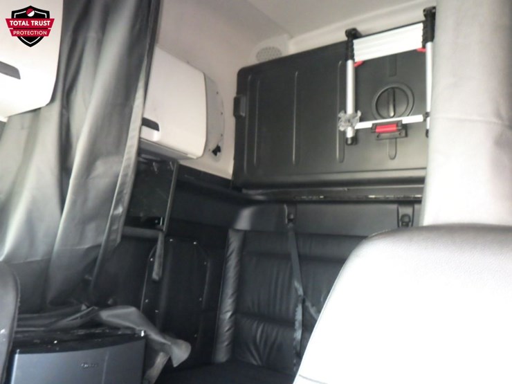 2024-freightliner-cascadia-126-image-23