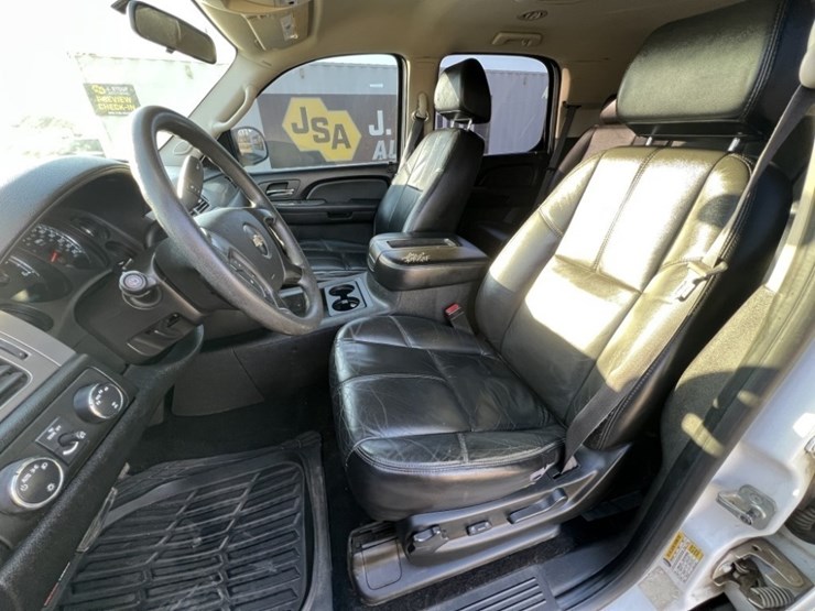 2009-chevrolet-tahoe-image-26