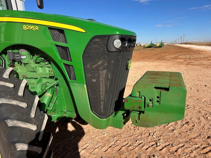 2010-john-deere-8295r-image-19
