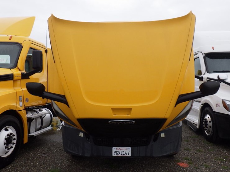 2022-freightliner-cascadia-126-image-19