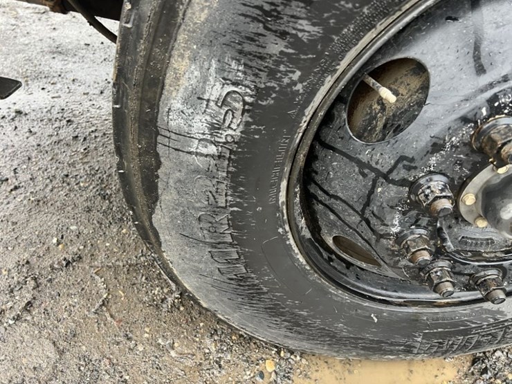 1995-ford-l9000-image-18