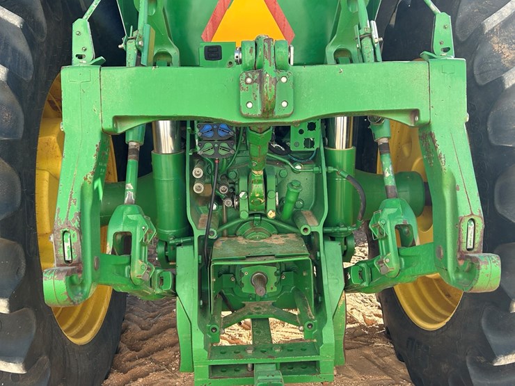 2010-john-deere-8295r-image-9
