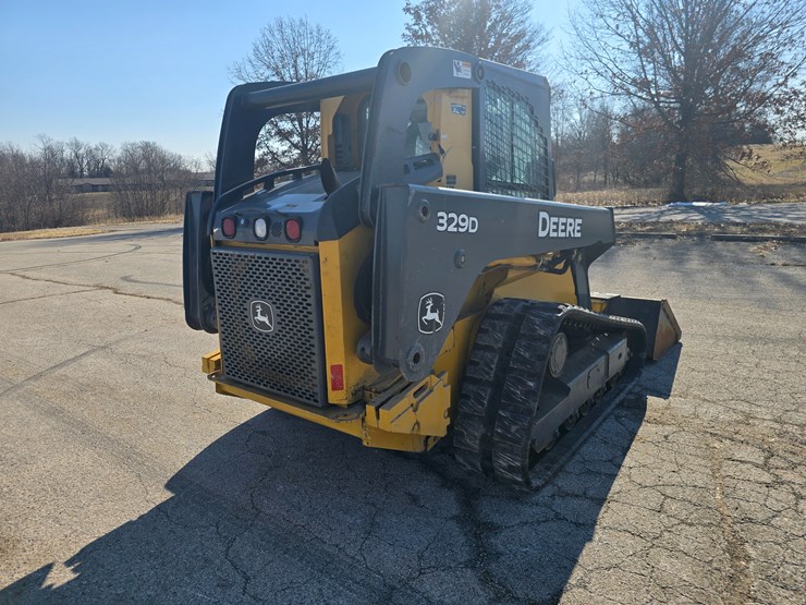 2012-deere-329d-image-10