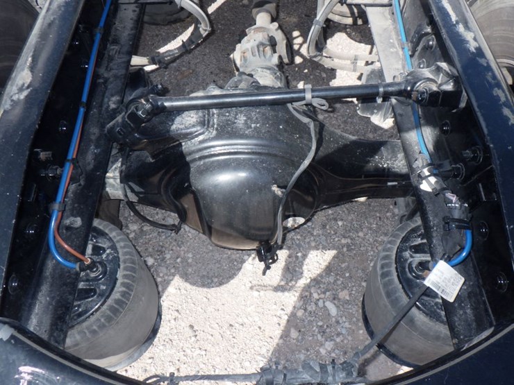 2024-freightliner-cascadia-126-image-9