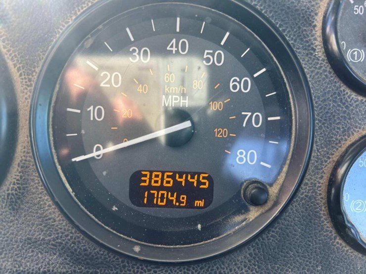 2016-peterbilt-365-image-15