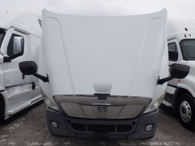 2014-freightliner-cascadia-125-image-23