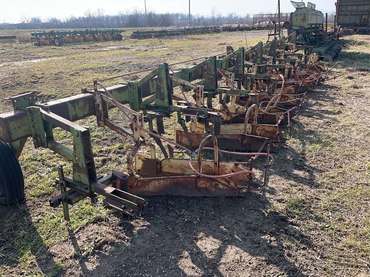 john-deere-8-image-2