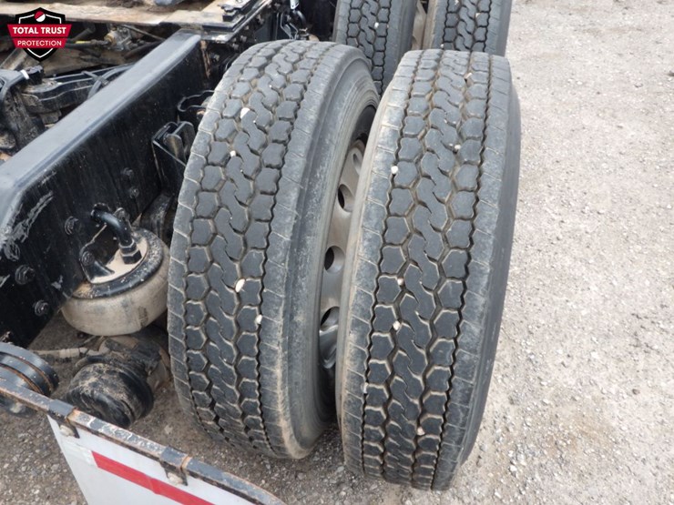 2019-kenworth-t880-image-7