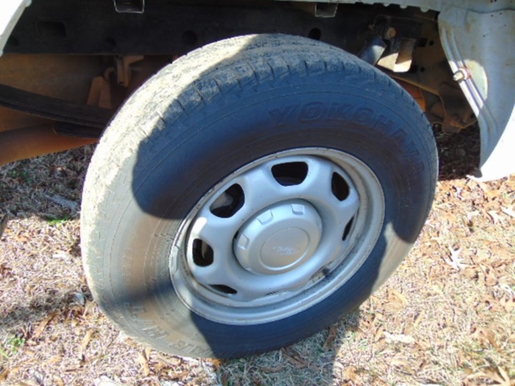 2019-ford-f150-xl-image-4