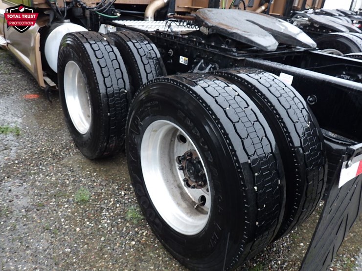 2022-kenworth-t680-image-16