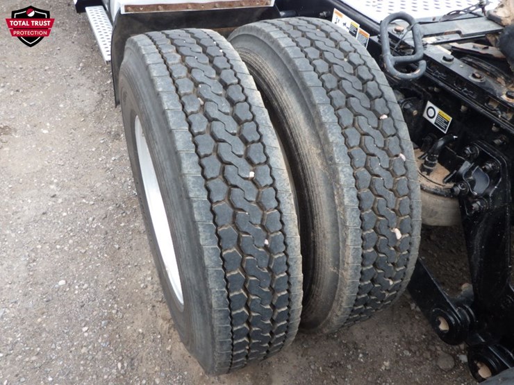 2019-kenworth-t880-image-14