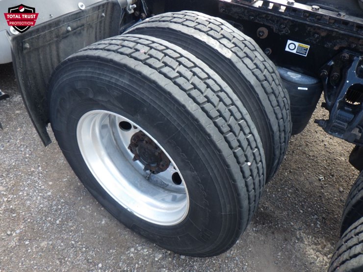 2020-kenworth-t680-image-13