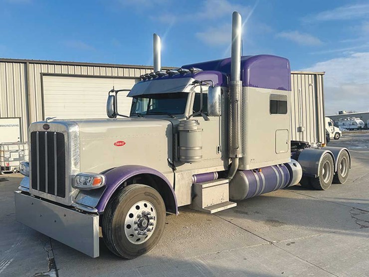 2024-peterbilt-389-image-1