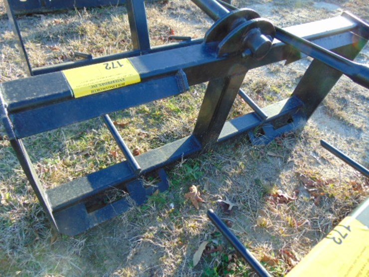 skid-steer-hay-spear-attachment-image-2