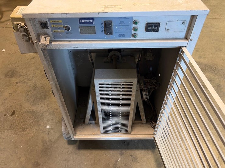l.b.-white-premier-350df-heater-image-5