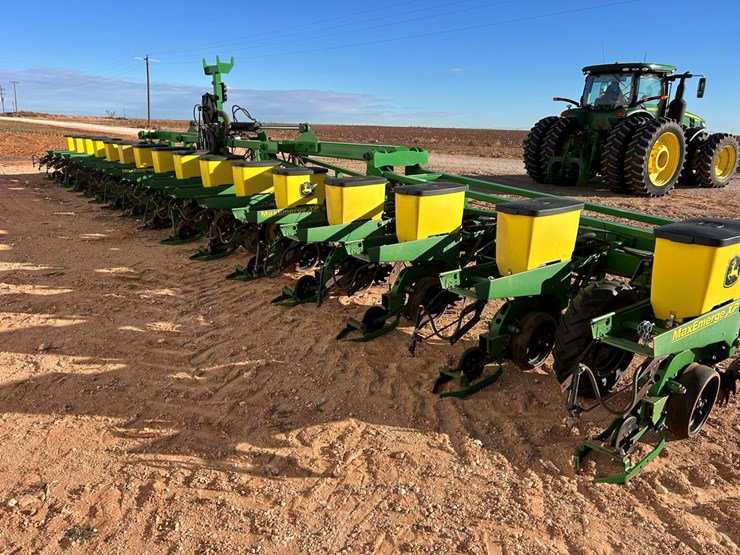 john-deere-1700-image-3