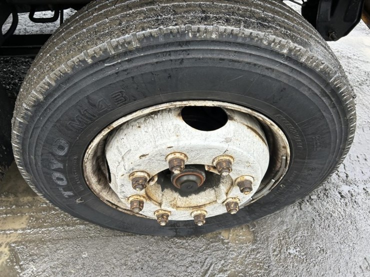 1997-chevrolet-c6500-chip-truck-image-13