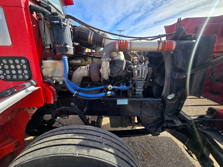 1997-peterbilt-377-image-40