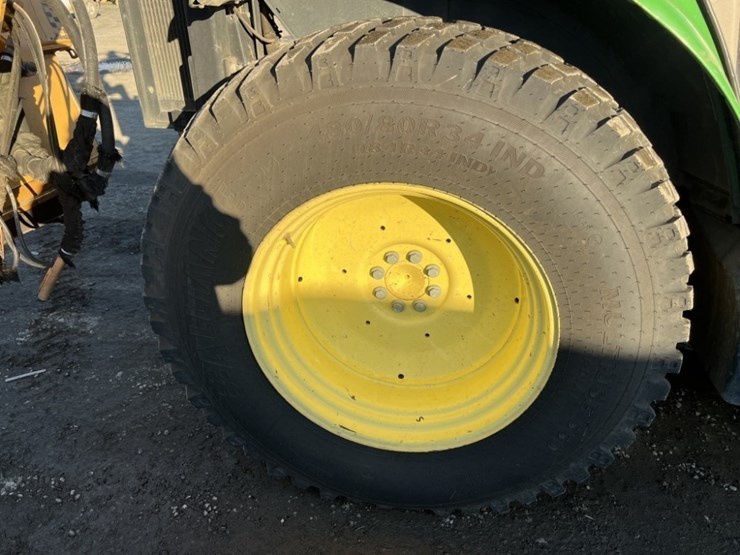 2015-john-deere-6125m-image-16