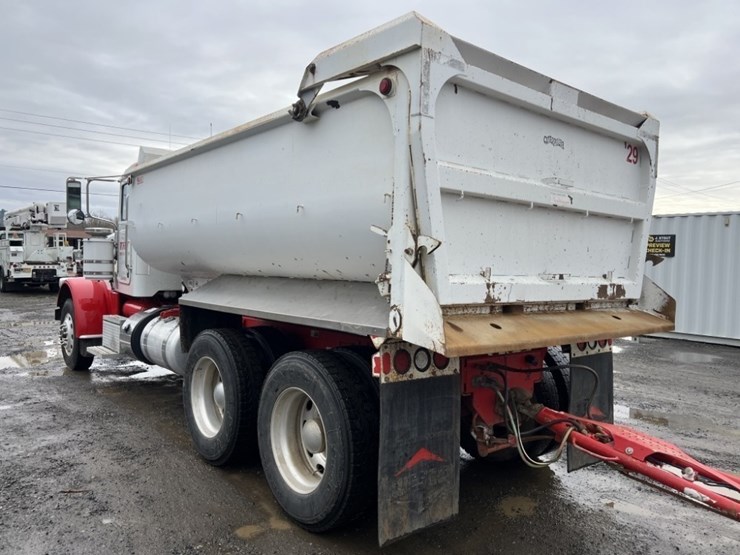 2017-peterbilt-389-image-6