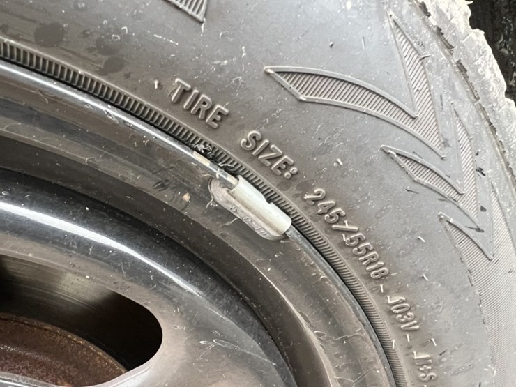 2017-ford-explorer-image-16