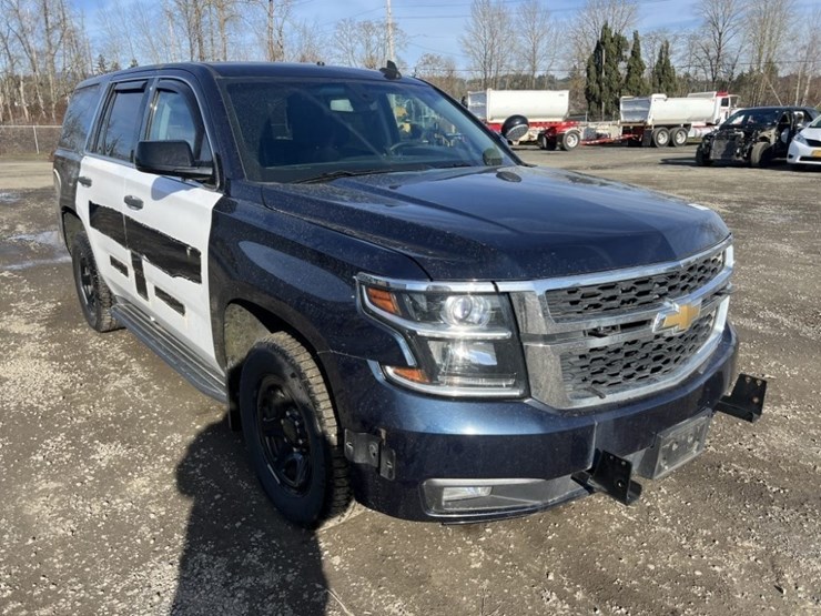 2015-chevrolet-tahoe-image-2
