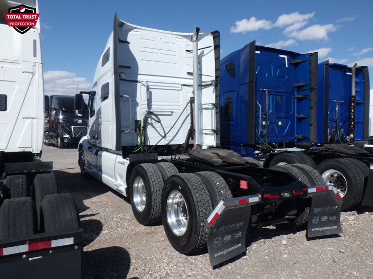 2021-volvo-vnl-760-image-10