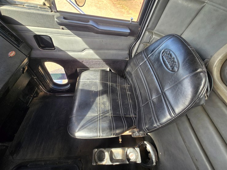 1997-peterbilt-377-image-56