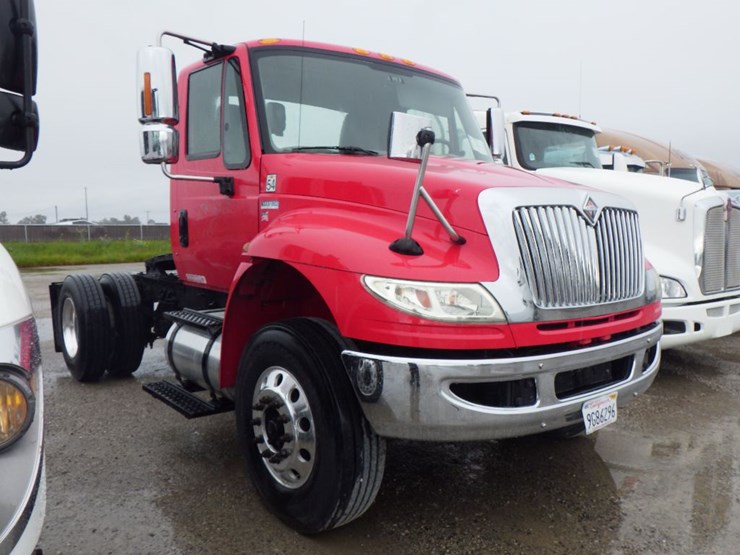 2013-international-durastar-4400-image-3