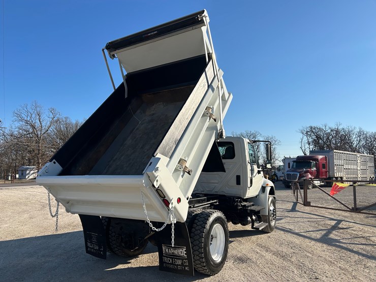 2013-international-durastar-4400-image-45