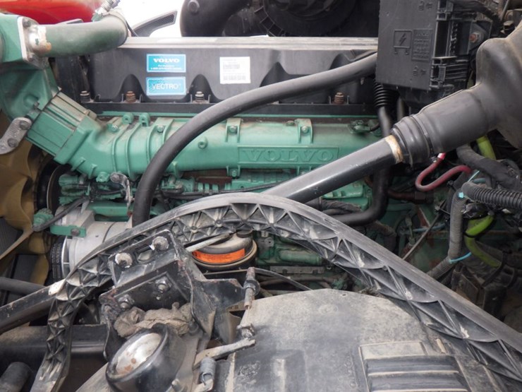 2012-volvo-vnl-300-image-15