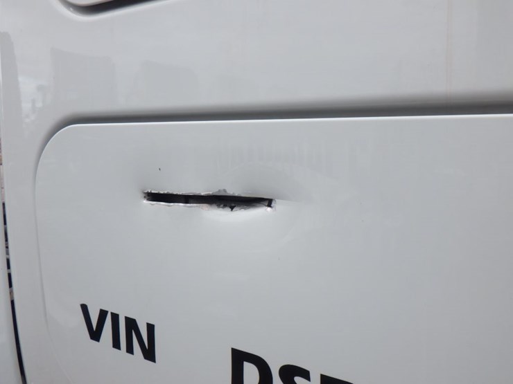 2013-freightliner-cascadia-125-image-4