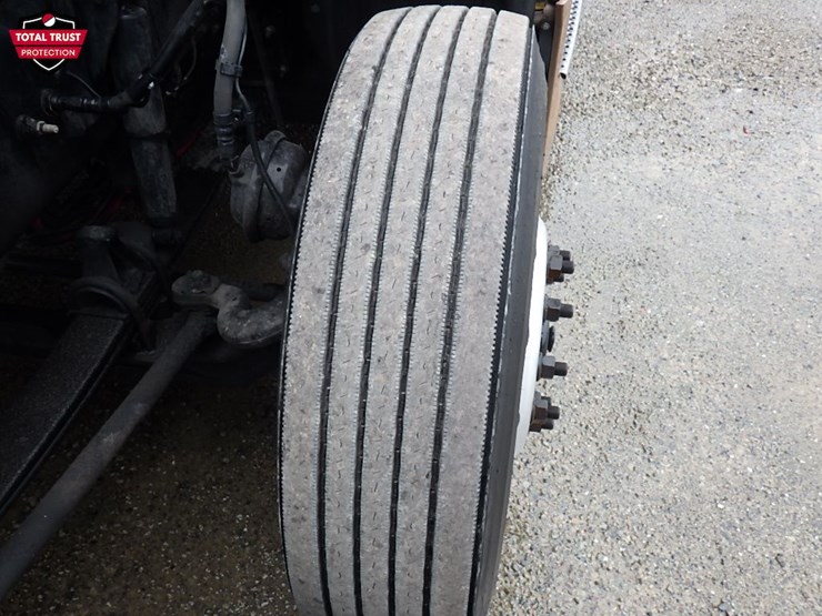 2024-kenworth-t680-image-27