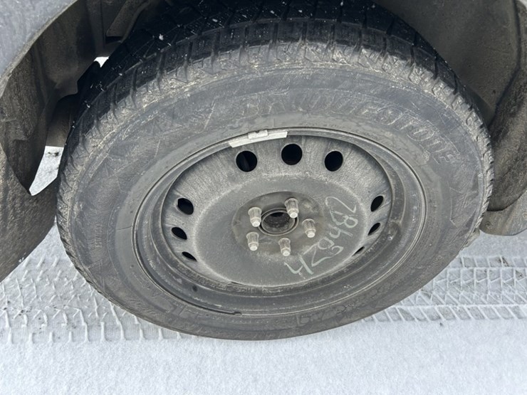 2016-ford-explorer-image-12