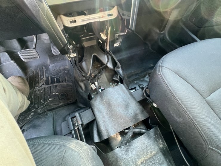 2016-ford-explorer-image-33