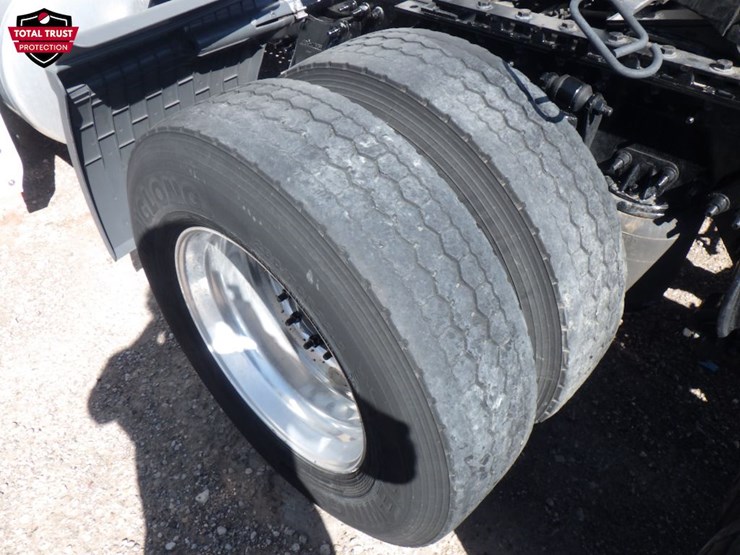 2024-freightliner-cascadia-126-image-17