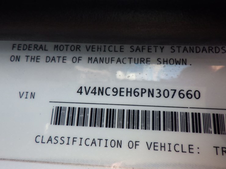 2023-volvo-vnl-760-image-23