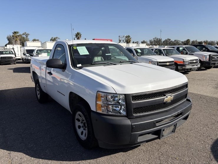 2011-chevrolet-1500-image-4