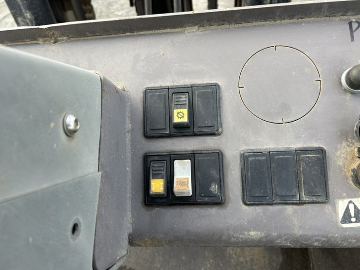 2005-manitou-m50-image-21