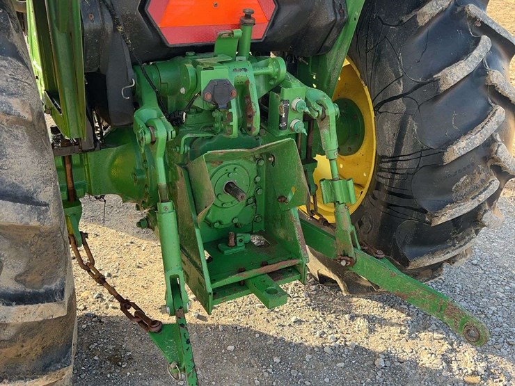 2013-john-deere-5045e-image-8